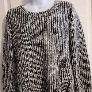 Romeo + Juliet Couture Black White Sweater
